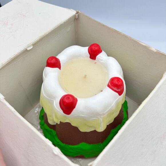 Vintage kitschy Vintage Avon Plum Pudding Frankincense & Myrrh shaped Candle - Picture 5 of 6